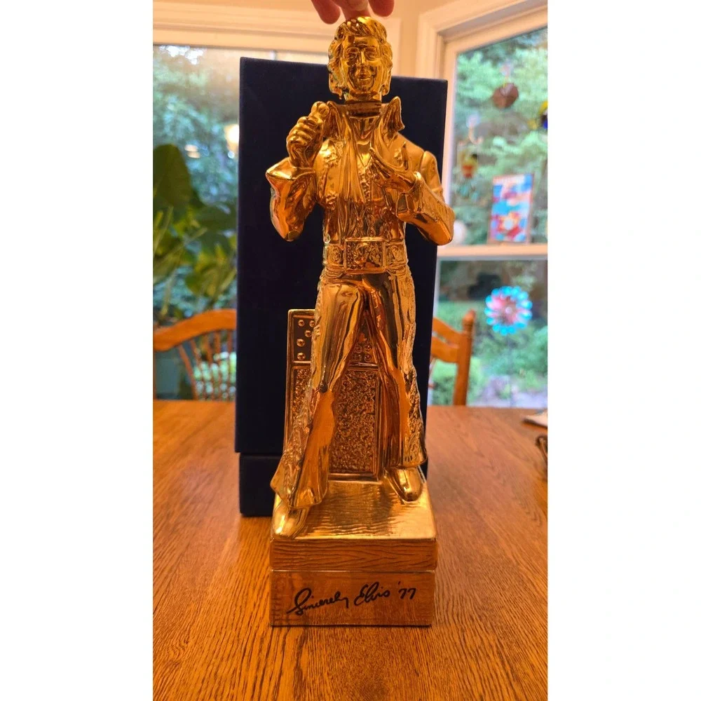Vintage 1977 McCormick Elvis Presley Gold Bourbon Whiskey Decanter Music Box
